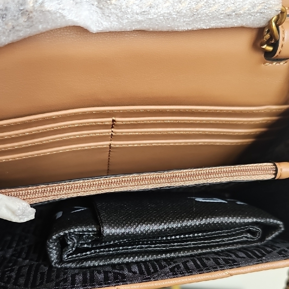 Kurt Geiger NWT London Soho Drench Leather Wallet on a Detachable Chain - Picture 9 of 9